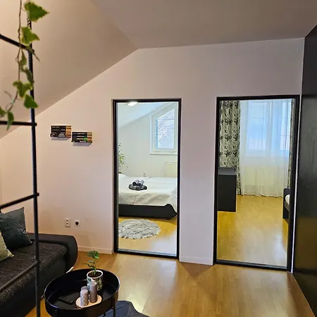 Apartment Urban Bloom By Booky