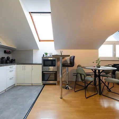 Urban Bloom By Booky Apartman Lipótszentmiklós