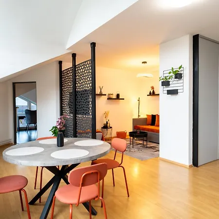 Apartment Urban Bloom By Booky *