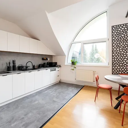 Urban Bloom By Booky Apartment *