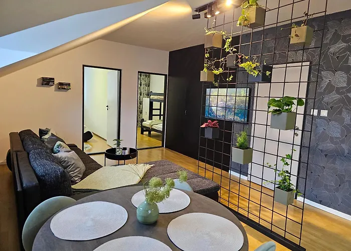 Apartment Urban Bloom By Booky *